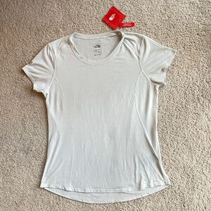 The North Face Women's Light Gray Standard Fit Veritas Tee Medium, Short Sleeve